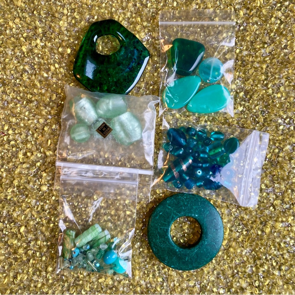 Colorful Bead Lot - Picture 4 of 5